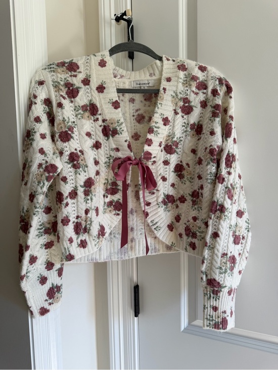 Francesca's Collections Sweaters - Francesca's Collections Cream Floral Knit Cardigan with Rose Accent